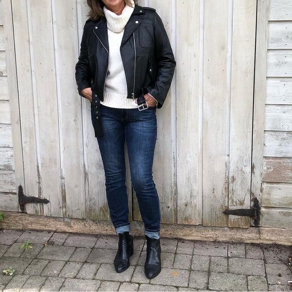 Cabi Tick Turtleneck (style 3889) - Picture 11 of 14